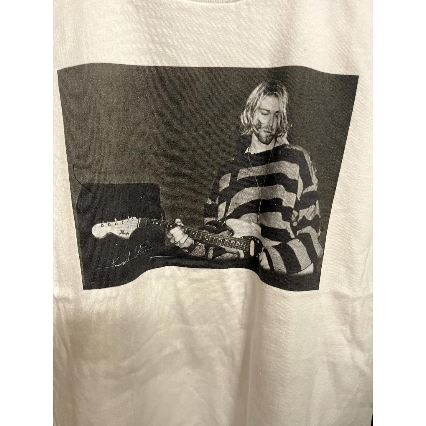 Nirvana / Kurt Cobain T-shirt Signature/Autograph on Back - Youth 12