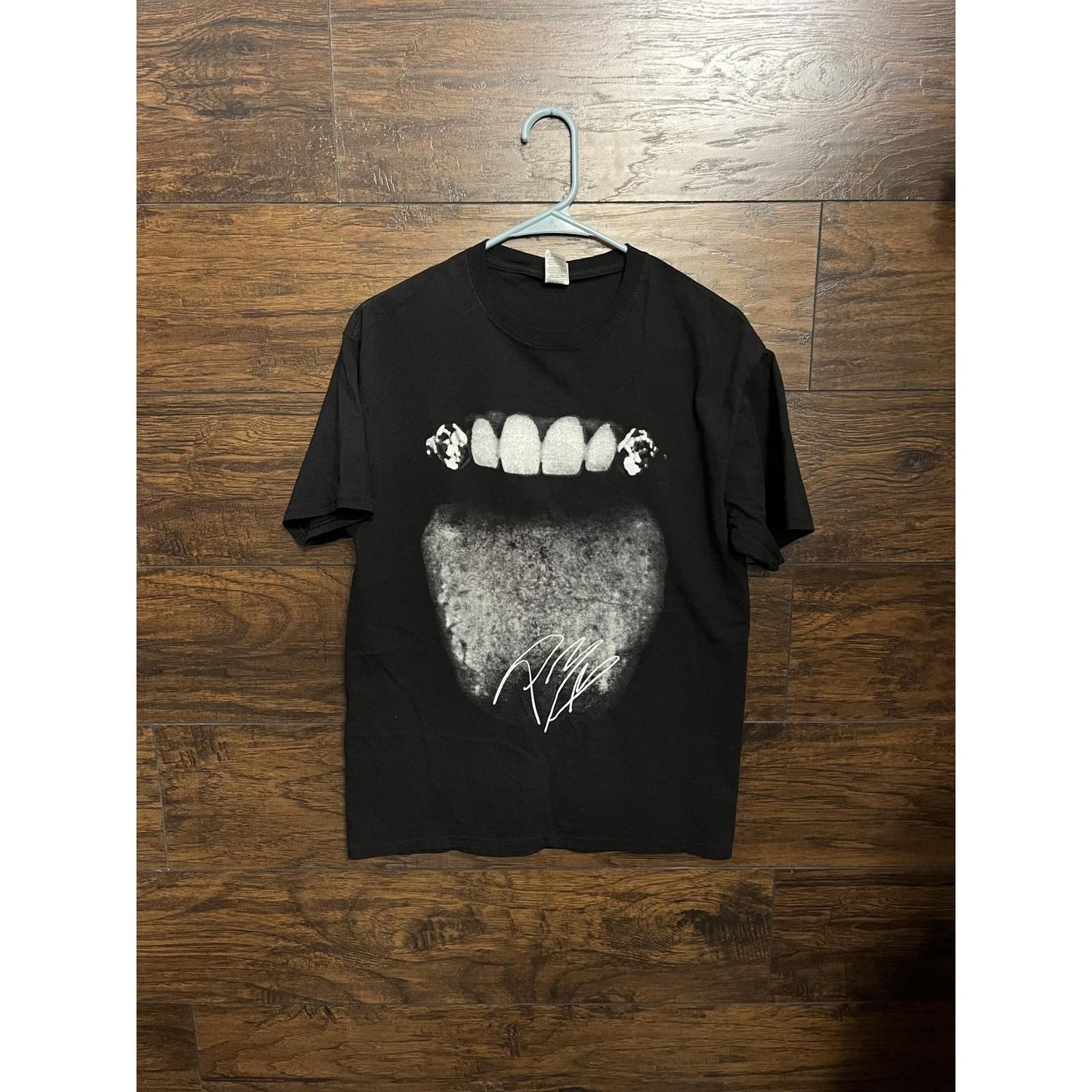 Post Malone Fangs Tour Shirt - Twelve Carat 2023 Tour Tee - M