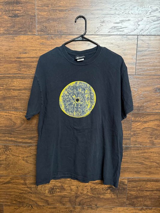 VTG Elvis Presley Vinyl Sun Record T-shirt Graceland Tag - L