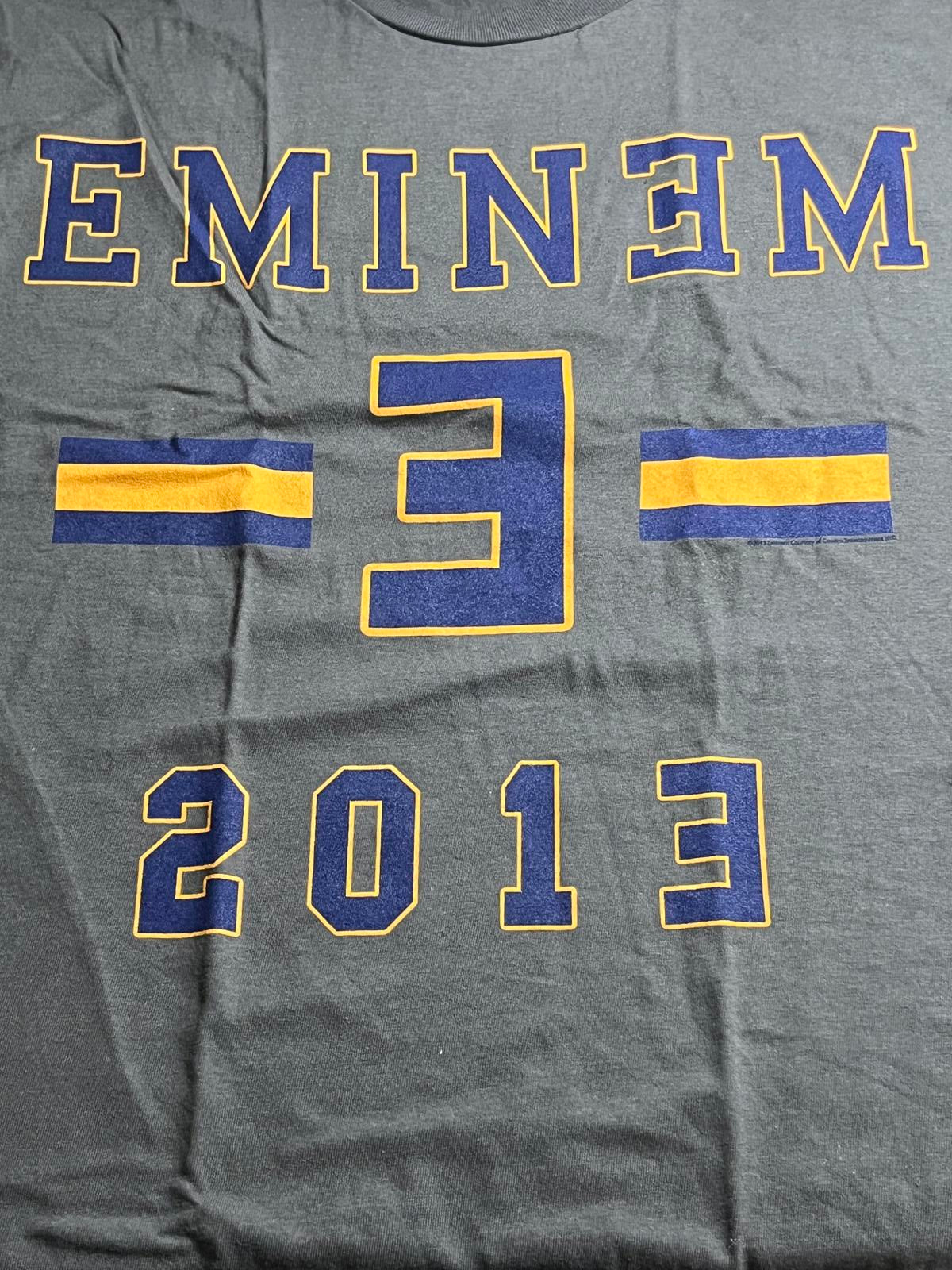 Eminem	Merch - T-shirt Jersey E 2013 Logo Shirt - L